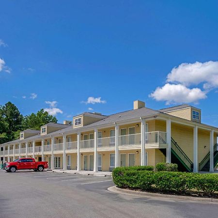 Quality Inn Лоринбърг Екстериор снимка