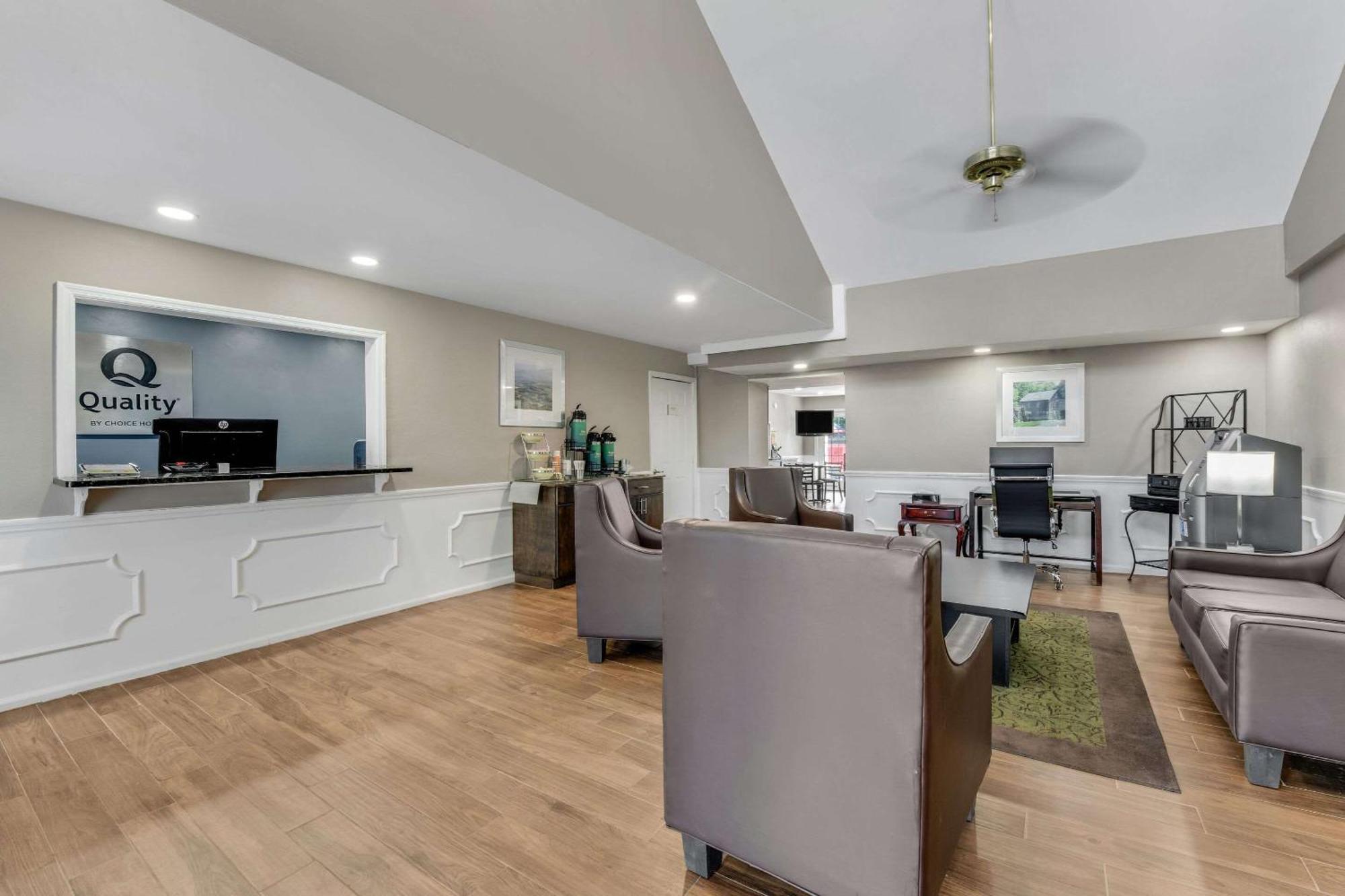 Quality Inn Лоринбърг Екстериор снимка