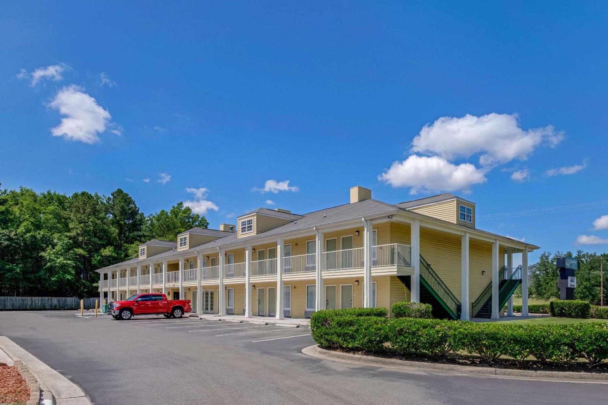 Quality Inn Лоринбърг Екстериор снимка