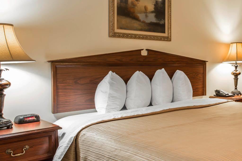 Quality Inn Лоринбърг Екстериор снимка